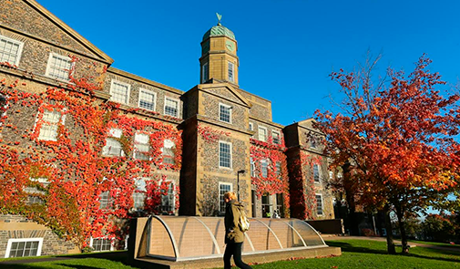 Dalhousie University, Department of ELS NS州大学／カレッジ付属
